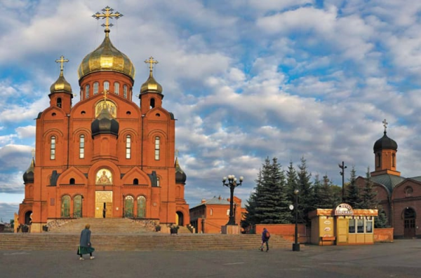 Знаменский кафедральный собор - главная достопримечательность в Кемерово.