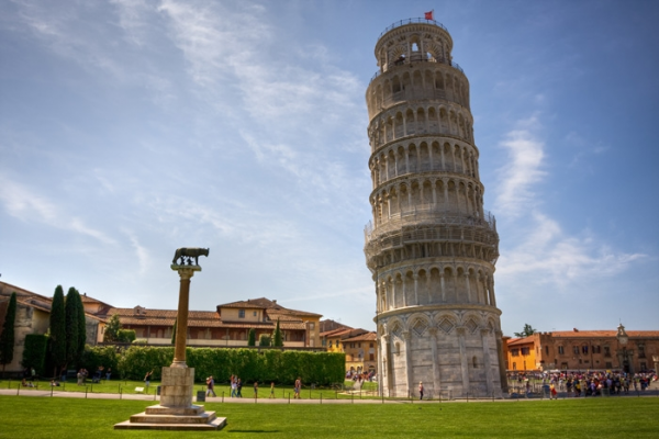 Падающая башня в Пизе. Автор24 — интернет-биржа студенческих работ