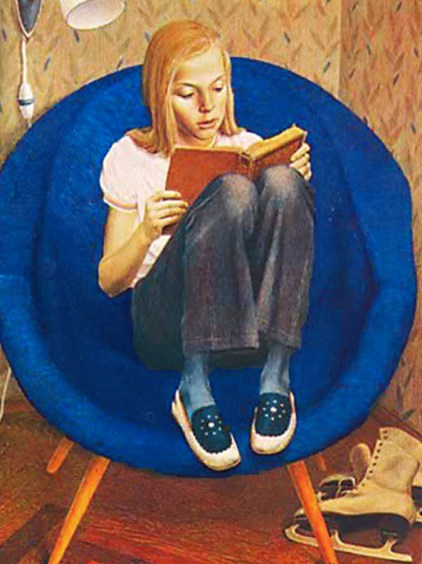 девочка с книгой в синем кресле