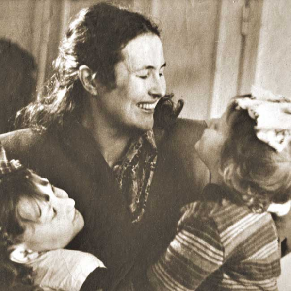 Художница Яблонская с дочерьми